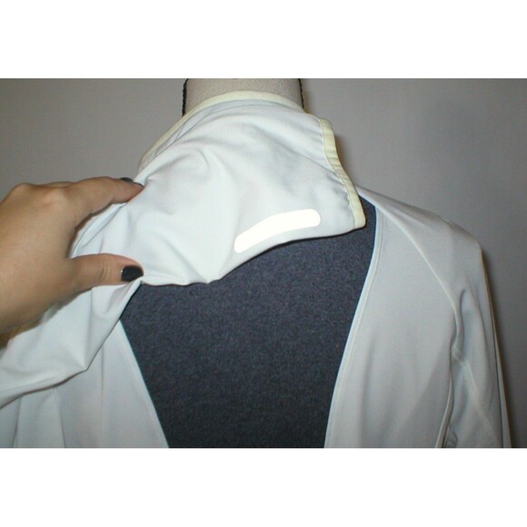 New NWT $98 Athleta Prevail 2 Jacket XL Womens White Gray Thumbholes Reflective - Picture 11 of 12